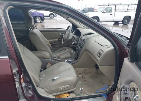 2001 Infiniti I30 Luxury z USA, uszkodzony, nr VIN JNKCA31A11T037057